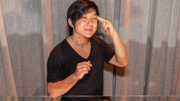 Ele já apareceu na capa da Forbes, na lista Under 30. Além disso, participou de outros realities e programas de televisão