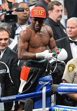 Ainda
em choque do acontecimento, Floyd Mayweather não se pronunciou de forma pública
sobre a barbárie