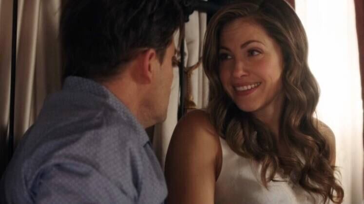 Lee, que estava quase dormindo, se levantou para ter certeza do que ouviu. "Nós vamos ter um bebê. Você vai ser pai e eu vou ser mãe", disse Rosemary.