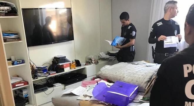 Polícia Civil fez operação na casa do prefeito de Contagem, Alex de Freitas