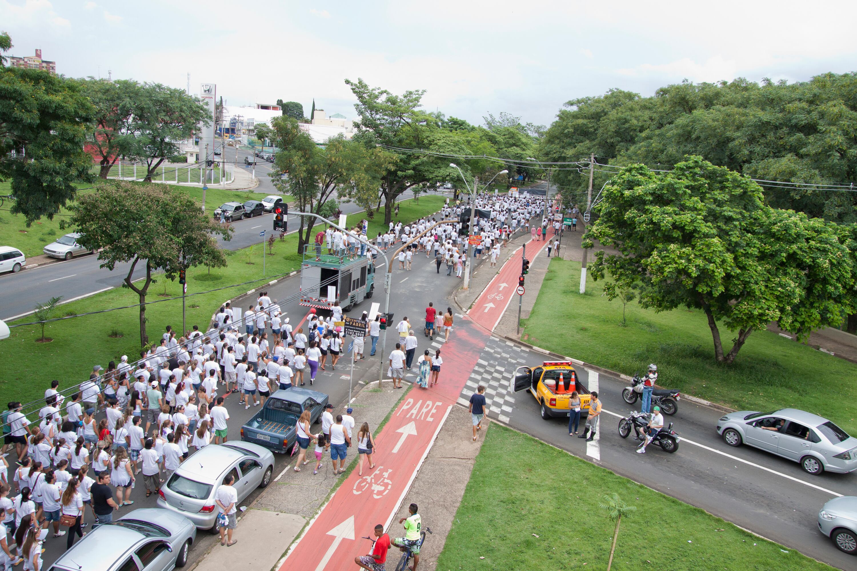 Grupo ocupou as proximidades da praça Arauto da Paz, em Campinas