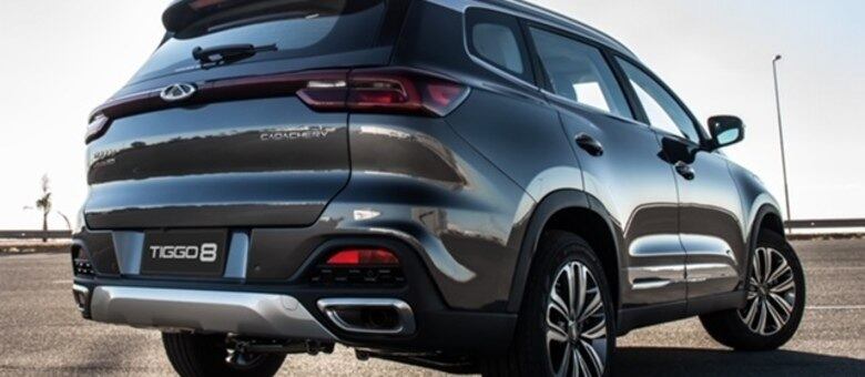 Com 4,70m de comprimento, Tiggo 8 é avantajado e com bom entre-eixos de 2,71m