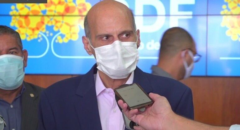 O governador em exercício do DF, Paco Britto, que sancionou o Orçamento 2022