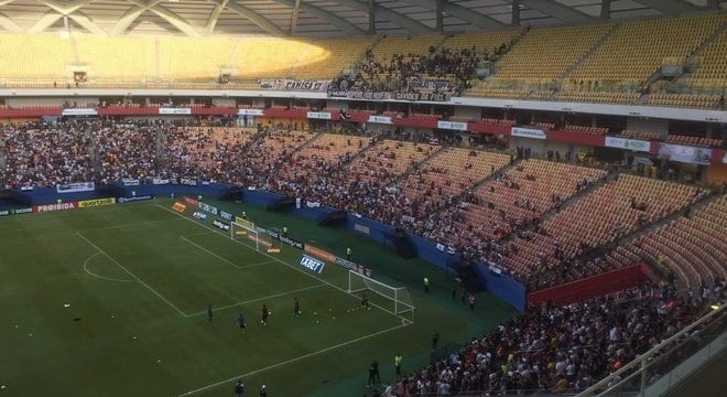 Detalhe da Arena, nem 60% da sua lotação