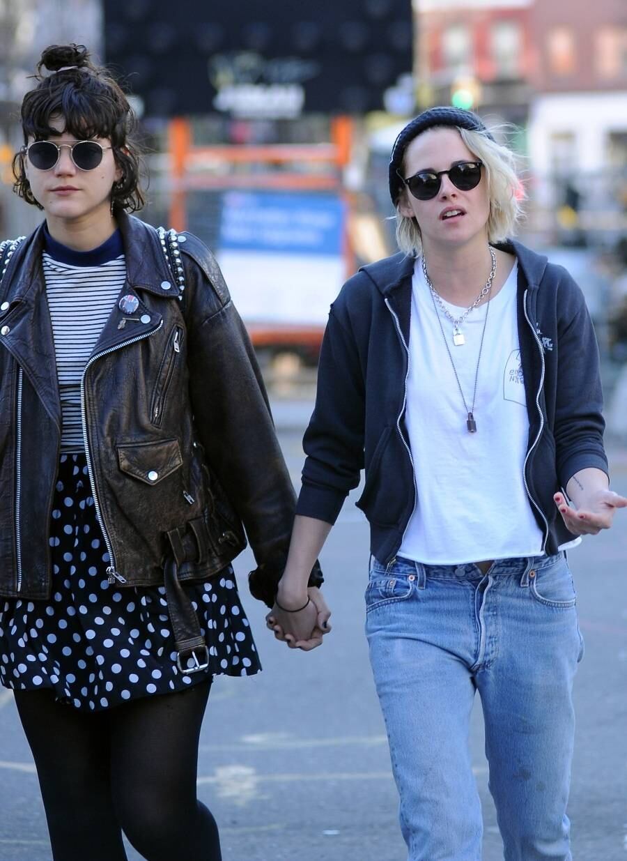 Kristen Stewart não gostou nadinha de ser fotografada pelas ruas de Los Angeles

Acesse o R7 Play e assista à programação da Record quando quiser