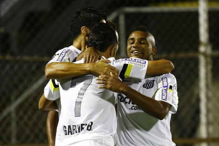 Gabriel (7) marcou o primeiro gol do Santos em São Bernardo