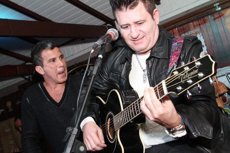 Marrone tocou alguns sucessos