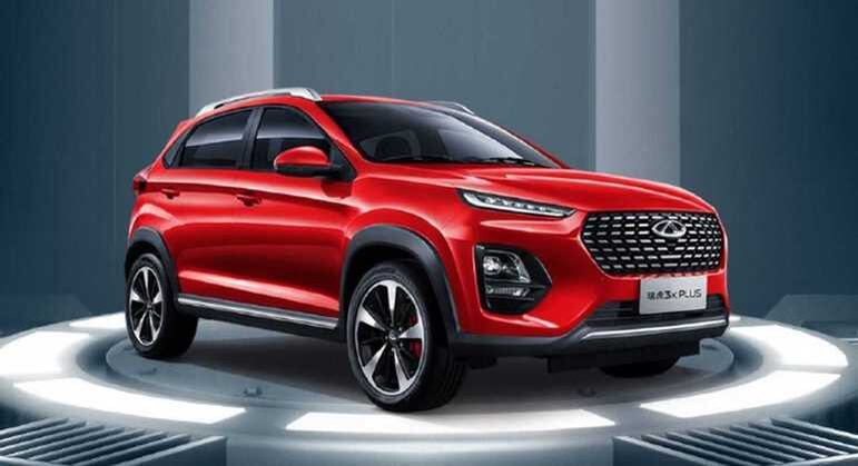 Carro tem um visual bastante arrojado com uma ampla grade dianteira e lanternas afiladas em LED