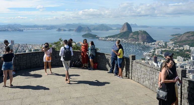 Liberação de uso de máscaras é previsto no Rio a partir de 65% da população vacinada