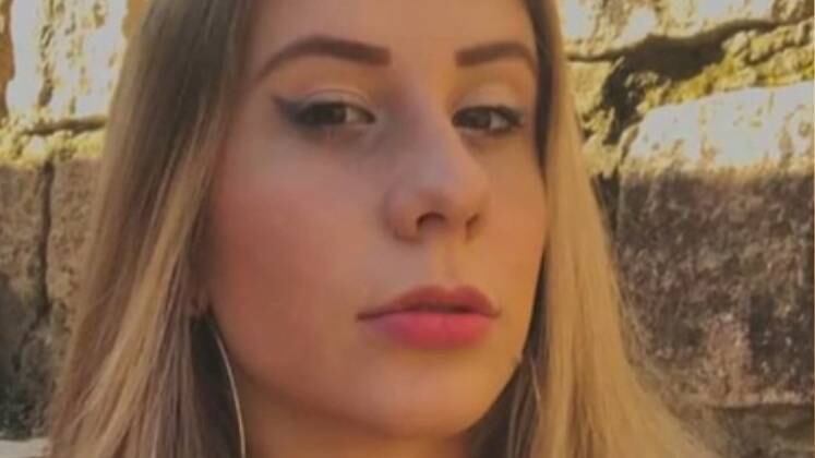 Segundo informações dos familiares, Jéssica vivia em um relacionamento abusivo e Kelber a privava de ter contato com todos. Além disso, os pais da jovem afirmam que o criminoso já havia roubado pertences e dinheiro da casa dos parentes dela