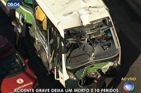 Grave acidente matou motorista e deixou ao menos dez feridos
