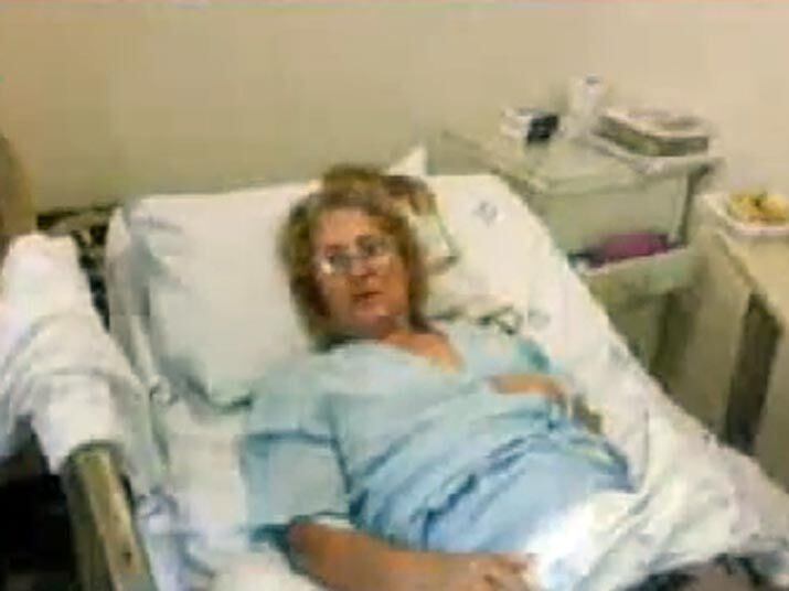 Apesar das esperanças, a junta médica diz que a retirada da tesoura não seria tarefa fácil. Mesmo assim, a paciente fez o procedimento e recebeu alta 21 dias depois. Assista ao vídeo!

