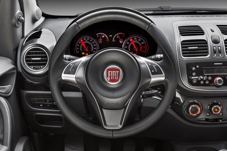 Versão de entrada agora traz banco com ajuste de altura