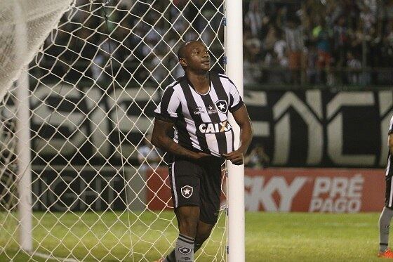 Sassá foi um dos principais jogadores do Botafogo em 2016
