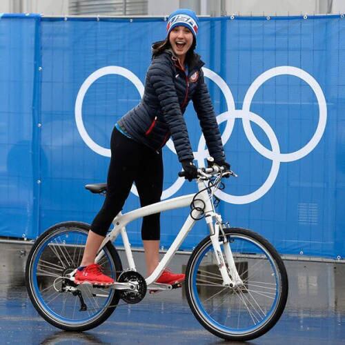 É raro ver alguém tão alegre assim em um evento tão importante