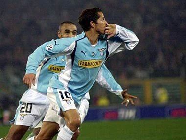 O ex-lateral-esquerdo César, que ficou conhecido quando defendeu o São Caetano, no início dos anos 2000, chegou ao clube logo após ter saído da prisão, por ter participado de forma indireta de um assalto a jogadores do Juventus, equipe em que atuava nos anos 90