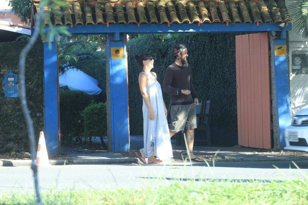 Fabíula também não assume um romance desde o fim com George Sauma