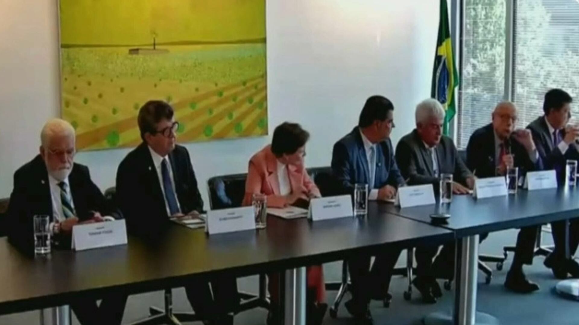 ‘Ninguém tinha a pretensão de sair daqui com isso resolvido’, afirma senador sobre missão nos EUA