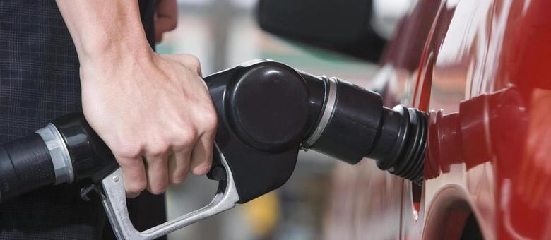 Mudar alguns hábitos pode ajudar a economizar combustível