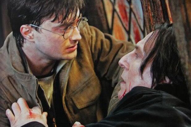 "Você tem os olhos da sua mãe"
À beira da morte, Severo Snape entregou suas lágrimas (e preciosas memórias) para Harry Potter e ainda disse ao menino que sobreviveu o que sempre enxergou nele