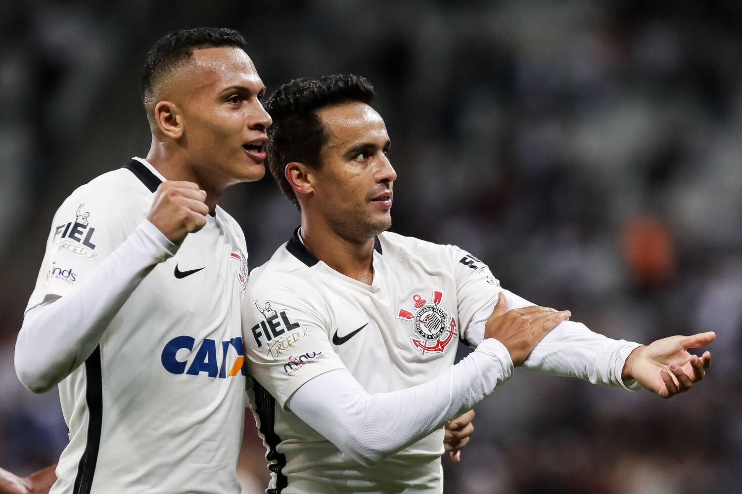 Além de Romero, outra aposta corintiana para a Copa Sul-Americana é o meia Jadson. O jogador foi inscrito com a camisa 10 na competição e será o maestro do time no confronto contra a Universidad de Chile, no Itaquerão. A partida está marcada para às 21h45 (horário de Brasília) e é o jogo de ida da primeira fase