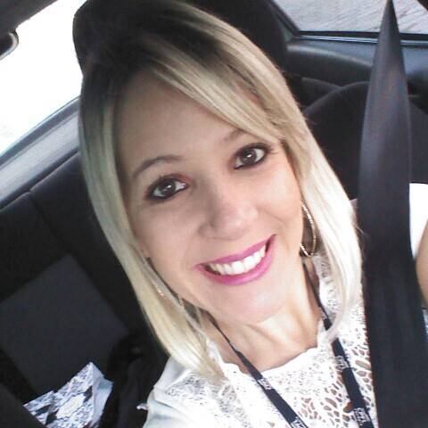 O
corpo de Fernanda Pimenta Cerqueira, de 33 anos, foi encontrado em um matagal às
margens da rodovia Rio Santos neste sábado (23). Ela foi reconhecida pela família