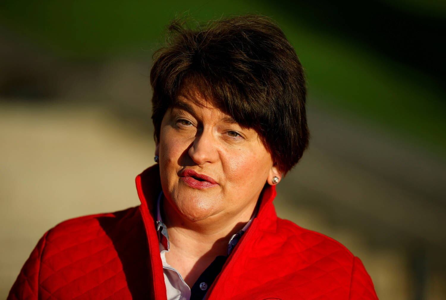 Primeira-ministra da Irlanda do Norte, Arlene Foster, anuncia renúncia