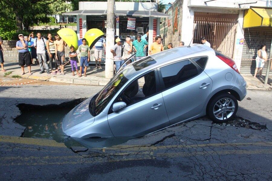 O acidente aconteceu, por
volta das 5h, desta quinta-feira (06)