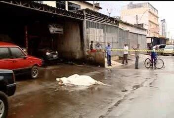 Uma discussão banal acabou em tragédia em janeiro de 2013, no Guará (DF). Bovaventura Santos Silva, de 56 anos, foi assassinado na frente de casa. Ele era dono de uma oficina, que funcionava no mesmo local. A polícia disse que a briga foi motivada porque o cliente não gostou do serviço prestado pelo mecânico. Relembre o caso