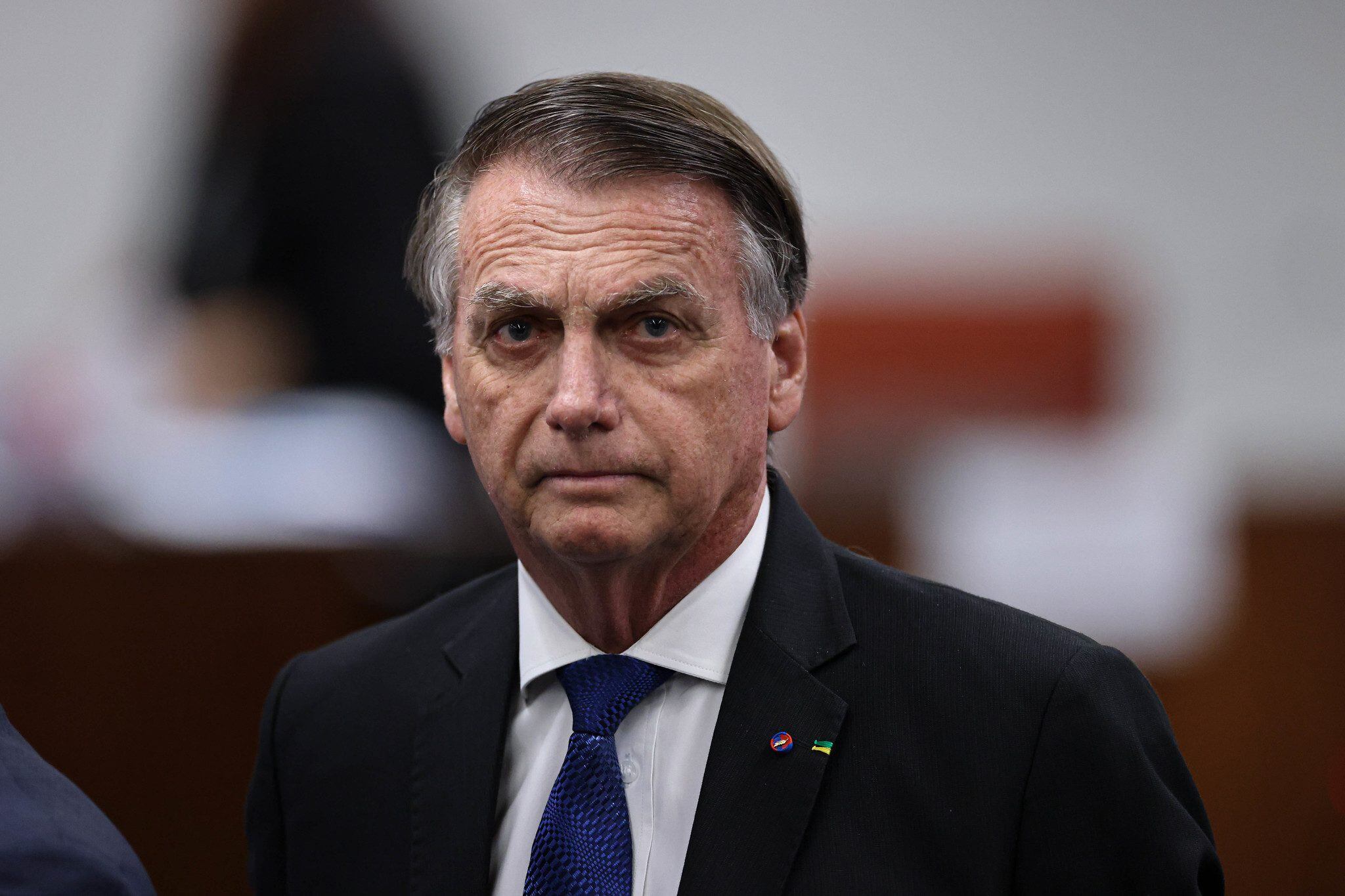 Bolsonaro pode ir ao hospital em caso de emergência, mas deve enviar atestado médico em 24h