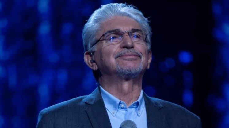 No sexto episódio, apenas duas apresentações levantaram os 100 jurados. O aposentado Marco Antônio, de 80 anos, emocionou a todos com a música As Rosas Não Falam, de Cartola, e foi direto para a grande final!