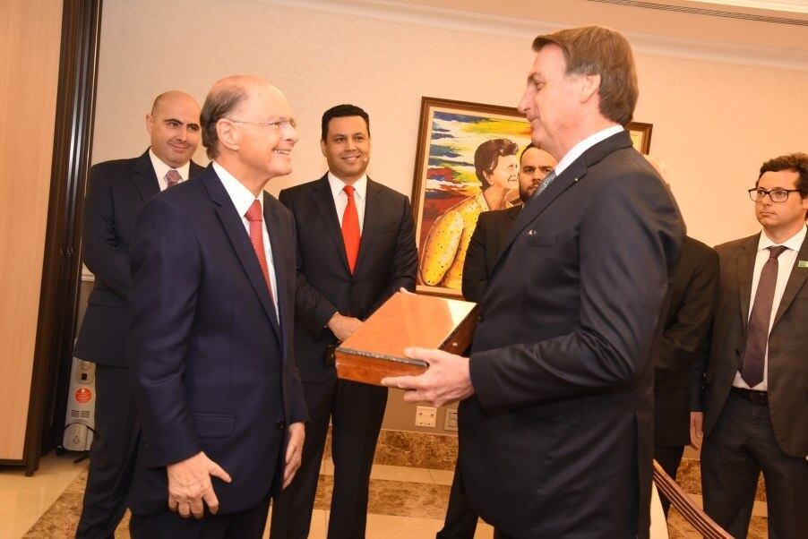 Ao chegar, foi recebido pelo bispo Edir Macedo