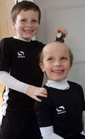 Os meninos se divertiram com a travessura