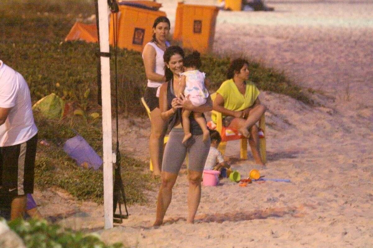 Samara Felippo ainda estava com as filhas