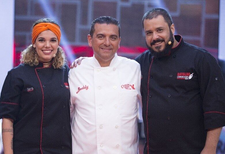 A sergipana Iara
Cavalcanti e o paulista Luiz Toledo são os finalistas da Batalha dos
Confeiteiros. A grande final será exibida nesta quarta-feira (11), a partir das 22h30, na Record TV