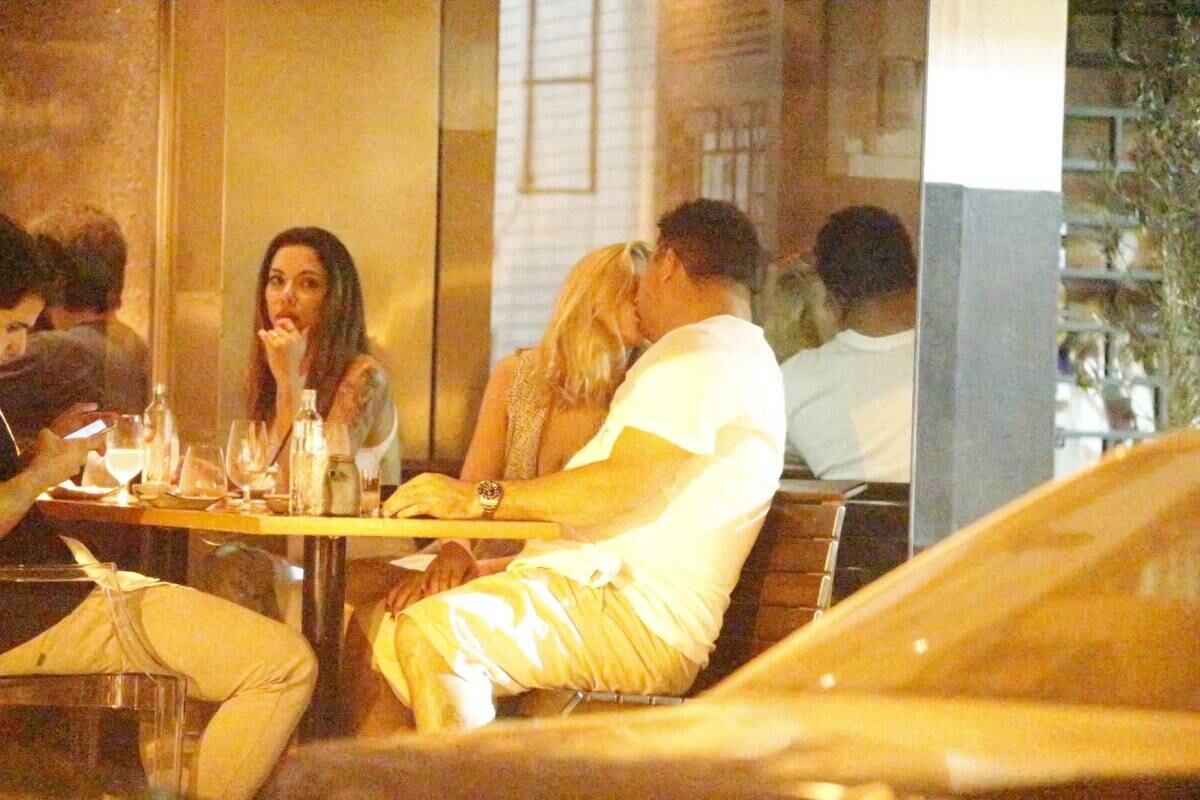 Celina e Ronaldo curtem programa a dois no Rio de Janeiro