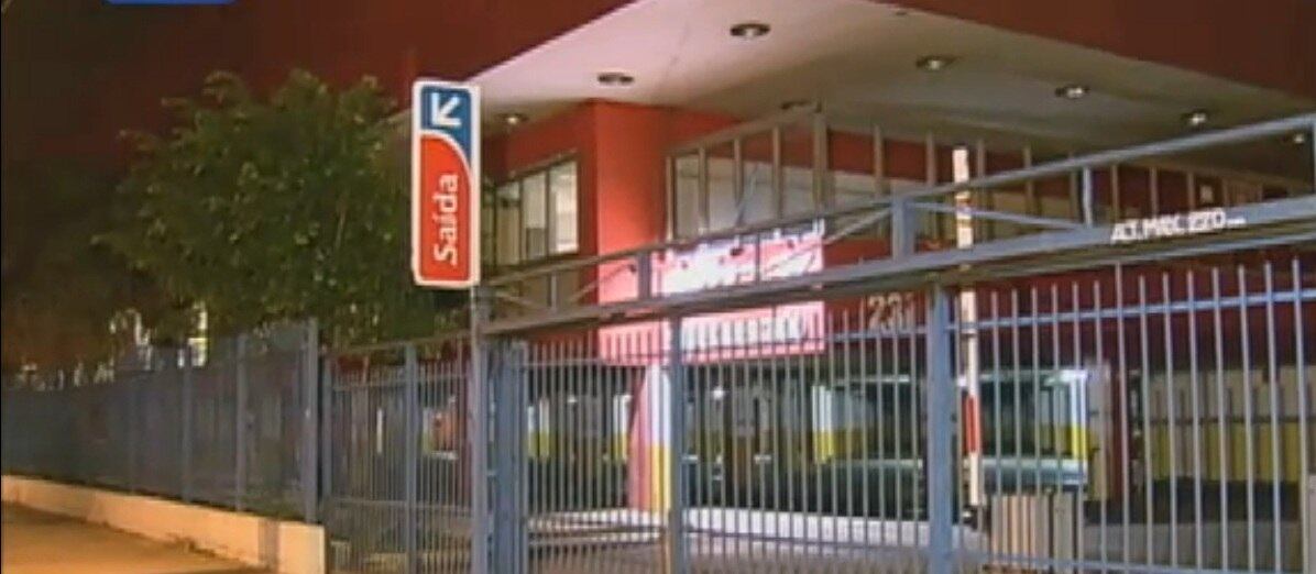 Hipermercado desligou os funcionários envolvidos no caso
