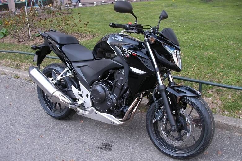 5° Honda CB 500 — É a versão naked de uma plataforma mundial criada pelos japoneses, que também conta com a carenada CBR 500R e a crossover CB 500X. Seu motor é tímido, com 50 cv e 4,7 kgfm de torque