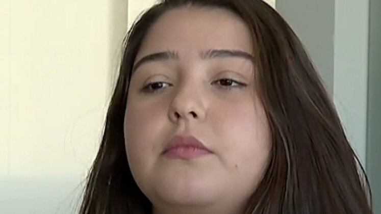 A influenciadora não sabe de quem partiu a denúncia, mas desconfia da esposa de um dos condôminos, pois o marido da mulher estava presente no dia da gravação. "Ele foi lá para olhar a beldade [que eu sou]", disse.