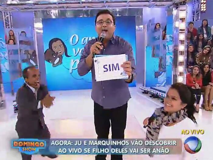 

Para quem pensa que o casal ficou abalado com o resultado do
exame, está enganado. Marquinhos e Juliana já esperavam que a criança também
tivesse nanismo

+ Aproveite e confira as matérias do programa Domingo Show

+ Já curtiu a página do Domingo Show no Facebook? É só clicar!

+ Siga o Domingo Show no Twitter e receba todas as notícias do programa
