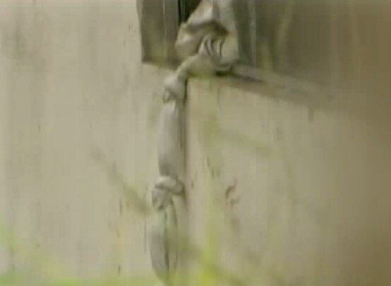 Menores teriam serrado a janela de uma das celas e fugiram utilizando uma corda feita com lençóis e peças de roupas