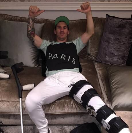 Quando se lesionou no começo da atual temporada, Messi mostrou um pouco do tratamento aos seguidores...