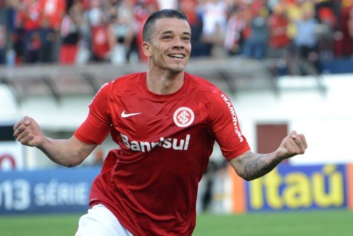 D'Alessandro abriu o placar para o Internacional com um golaço
