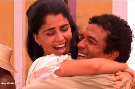 Rosa reencontra André e o leva para visitar seus pais