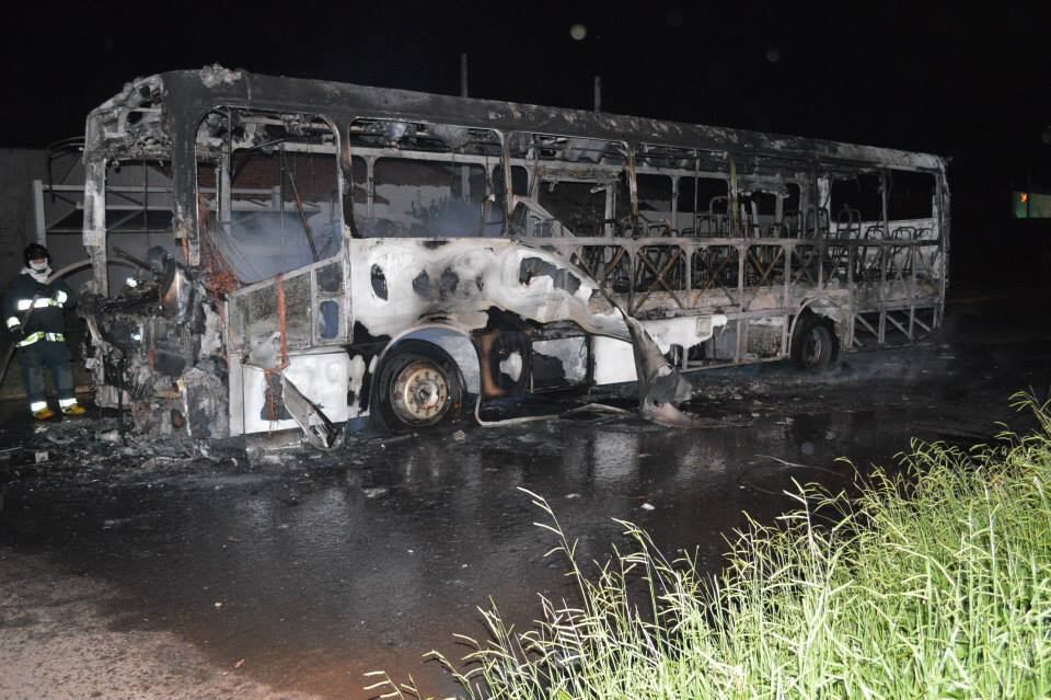 Motorista e os nove passageiros foram obrigados a descer