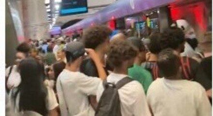 Linha opera por via única