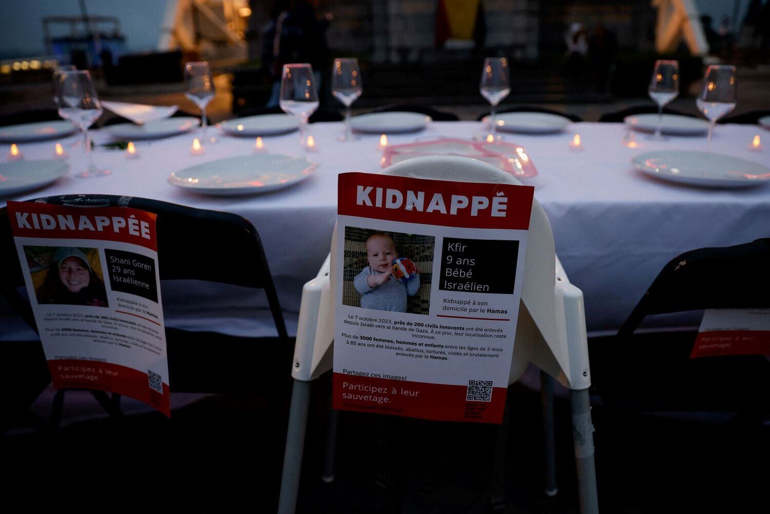 Cadeiras vazias em jantar em Bruxelas (Bélgica) representam reféns capturados pelo Hamas
