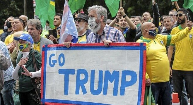 Com faixas e cartazes, simpatizantes do Presidente Jair Bolsonaro (sem partido) e do Presidente americano Donald Trump, se reuniram na Avenida Paulista para ato pedindo o impeachment do Governador de São Paulo João Dória (PSDB) e contra a obrigatoriedade da vacina da COVID-19 da farmacêutica chinesa Sinovac na tarde deste domingo 01 na Avenida Paulista em São Paulo.