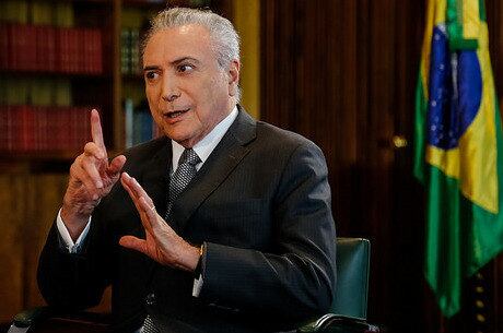 Urgência defendida por Temer teve 287 votos favoráveis e 144 contrários