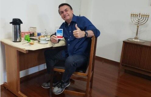 Bolsonaro posta em redes sociais que resultado deu negativo para covid